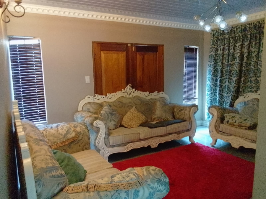 To Let 4 Bedroom Property for Rent in Safari Gardens North West